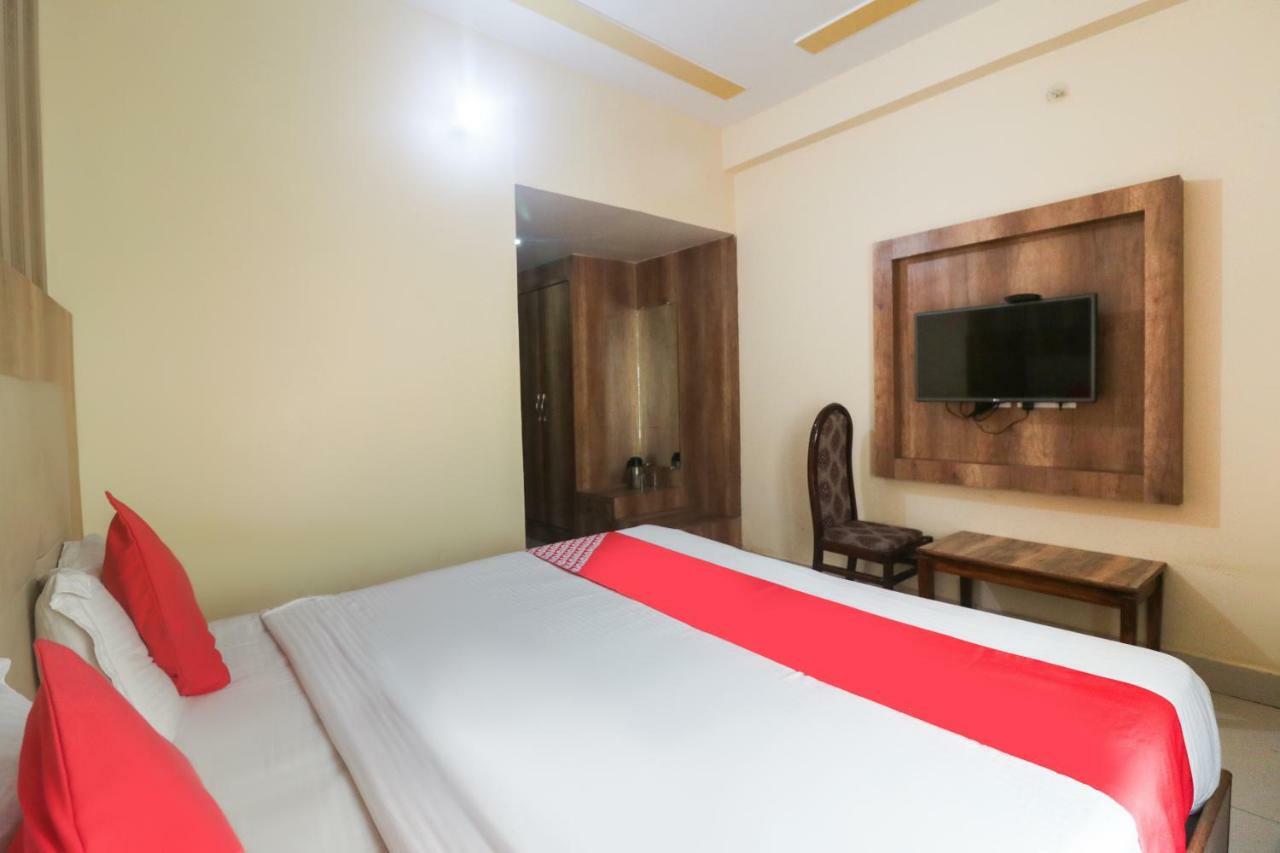 Oyo 48974 Hotel Shweta Residency พาราณสี ภายนอก รูปภาพ