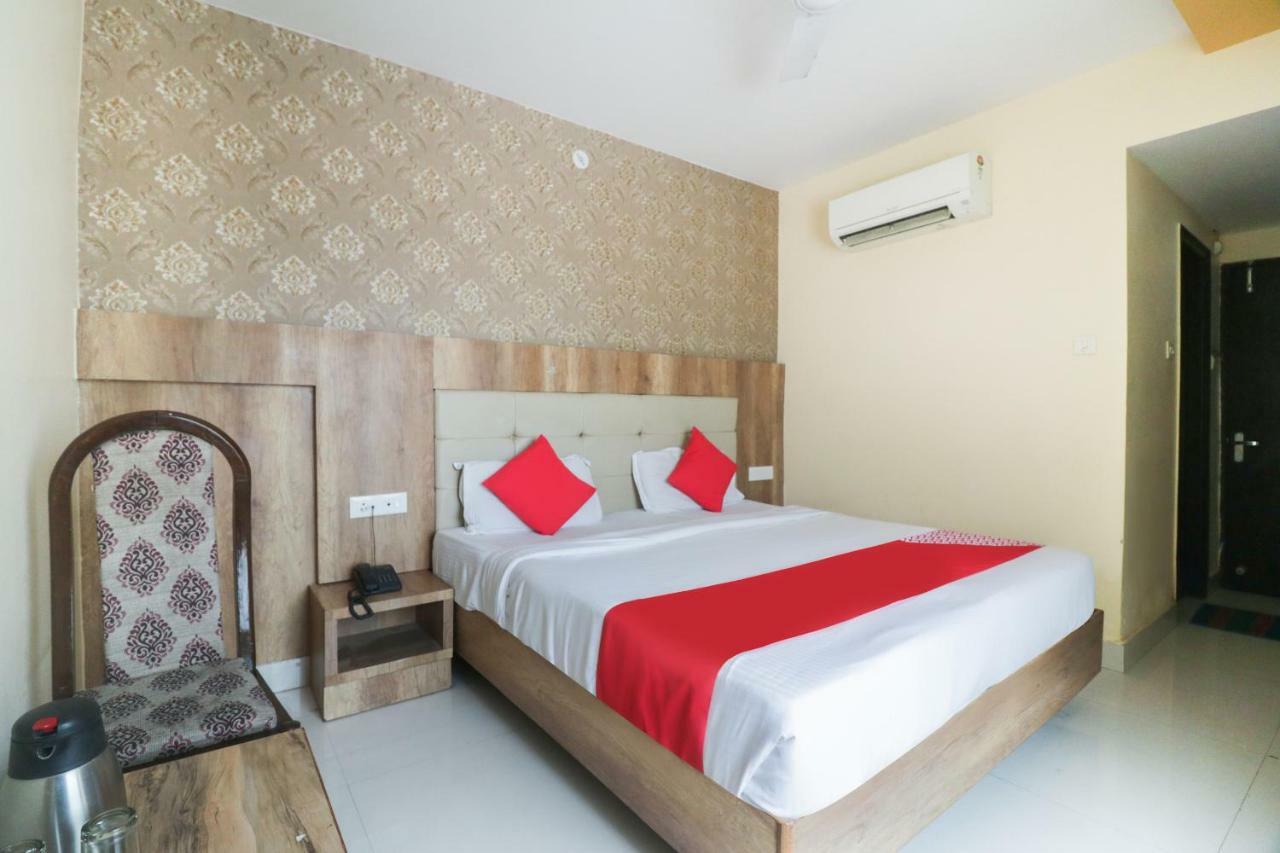 Oyo 48974 Hotel Shweta Residency พาราณสี ภายนอก รูปภาพ