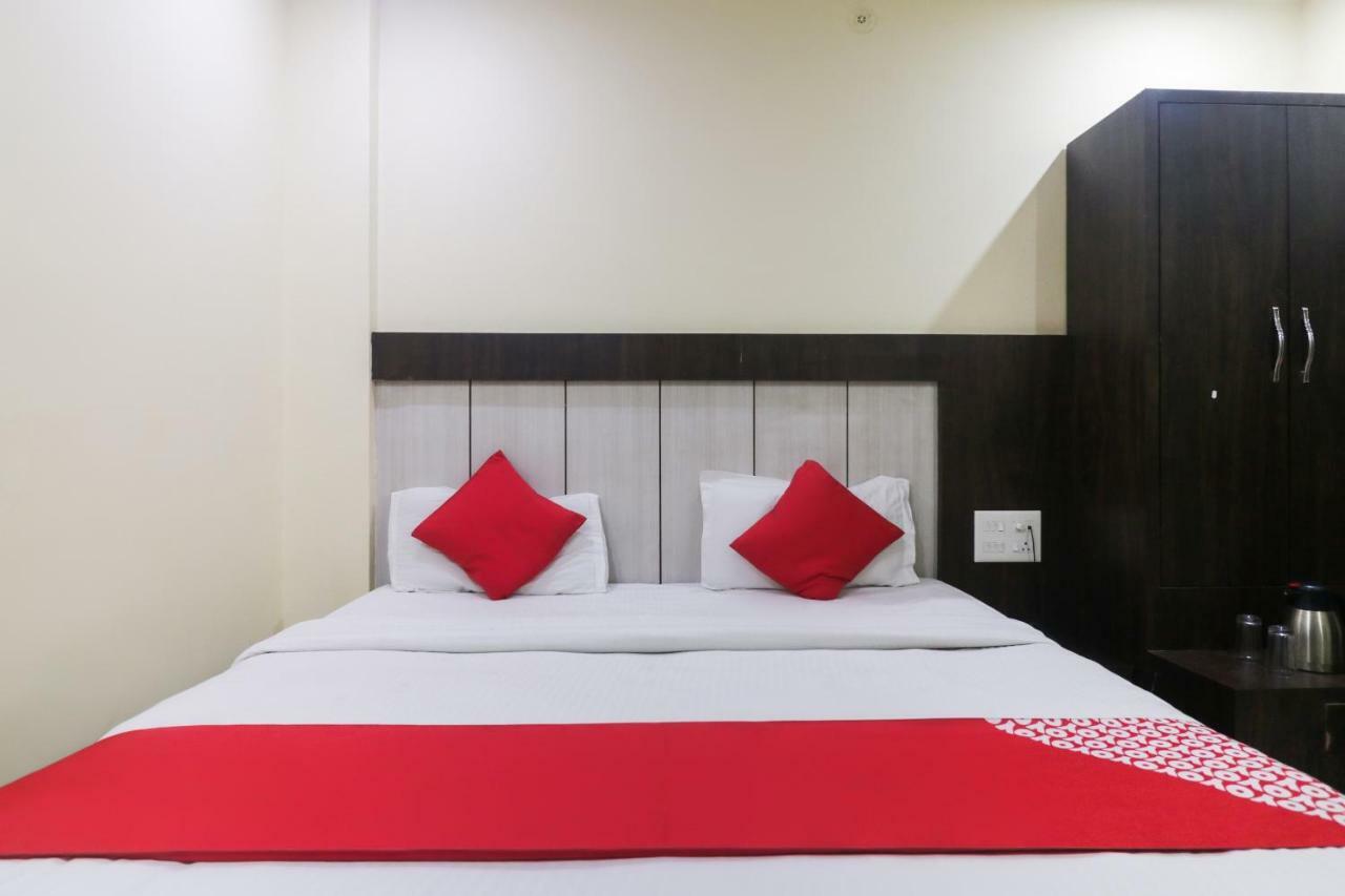 Oyo 48974 Hotel Shweta Residency พาราณสี ภายนอก รูปภาพ